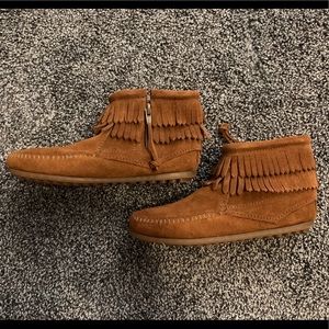 Minnetonka size 3 booties